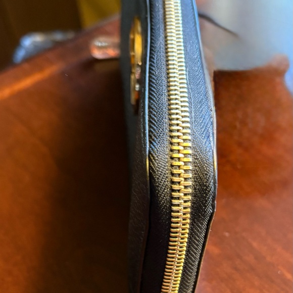 Michael Kors Zip Around Fulton Wallet - Picture 6 of 6